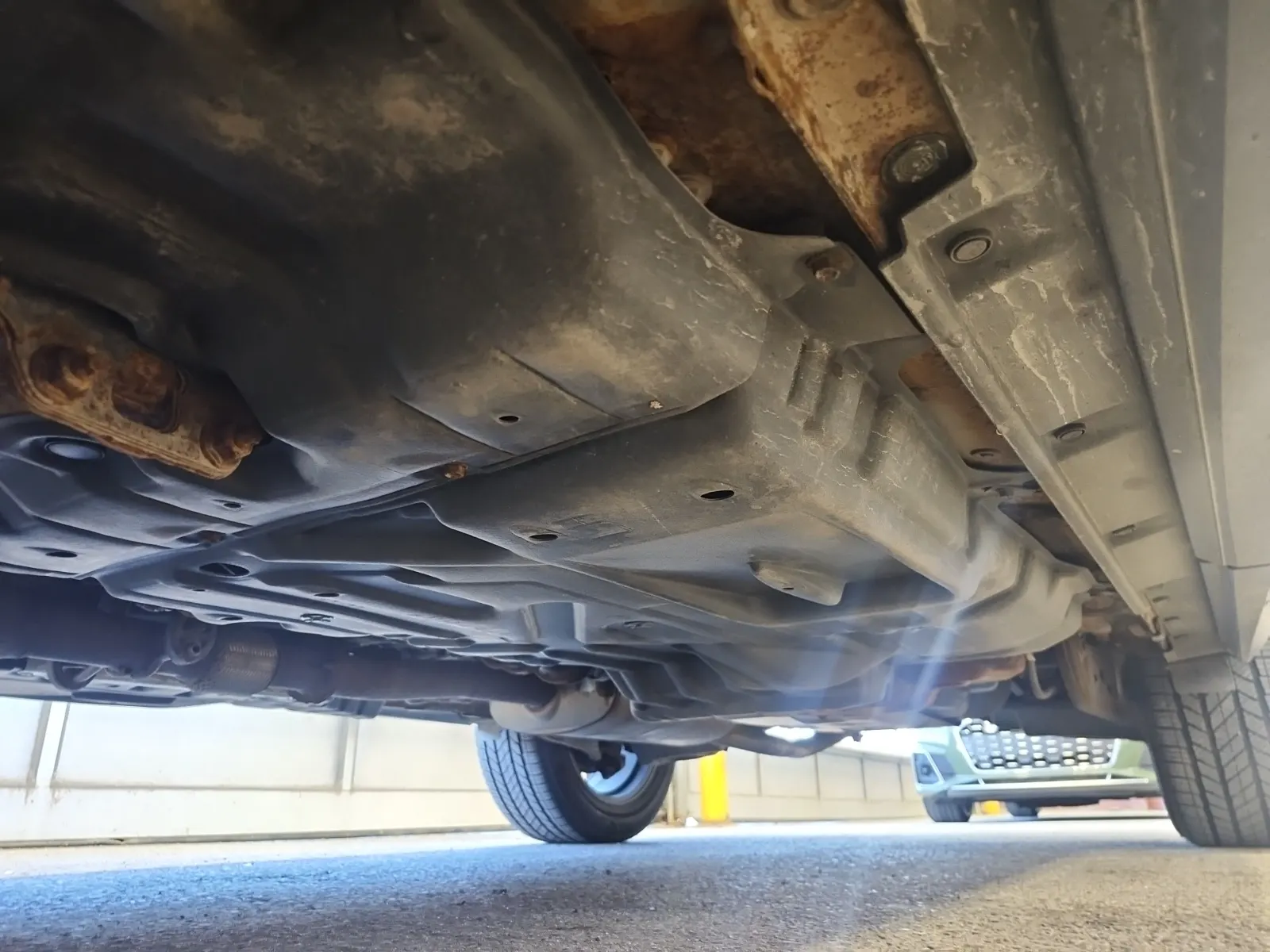 Undercarriage - Driver Photo