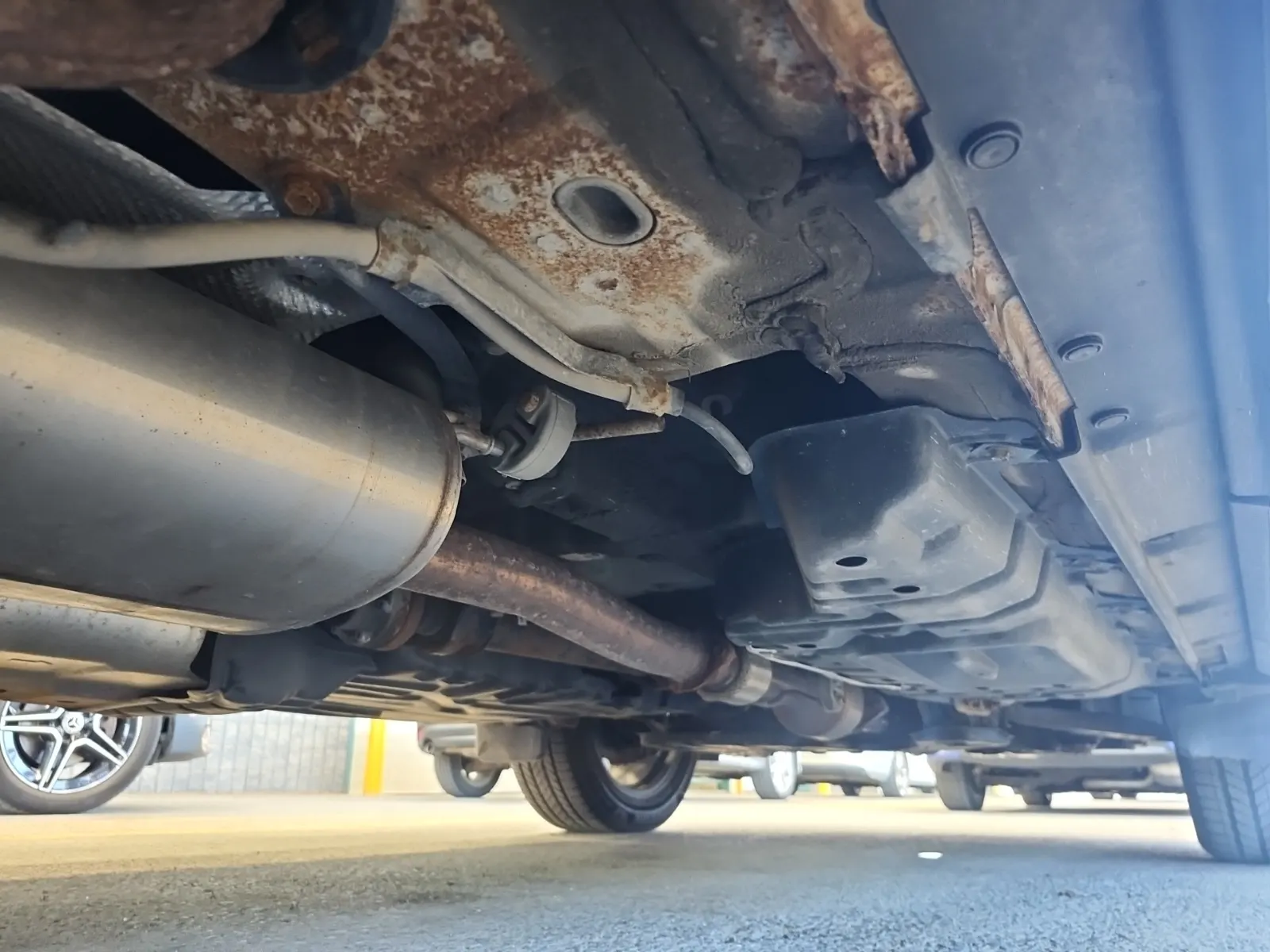 Undercarriage - Passenger Photo