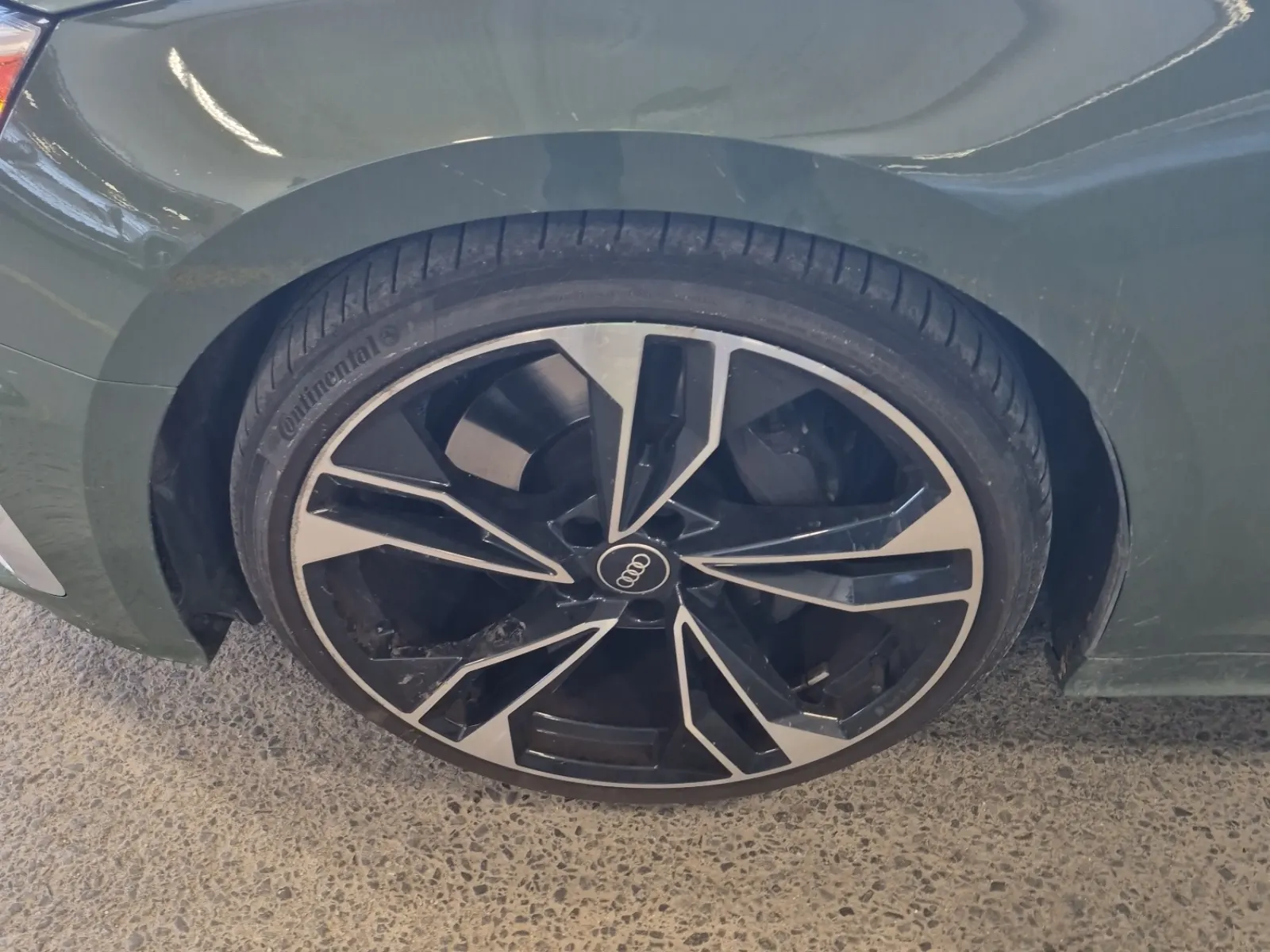 Front driver wheel/tire photo