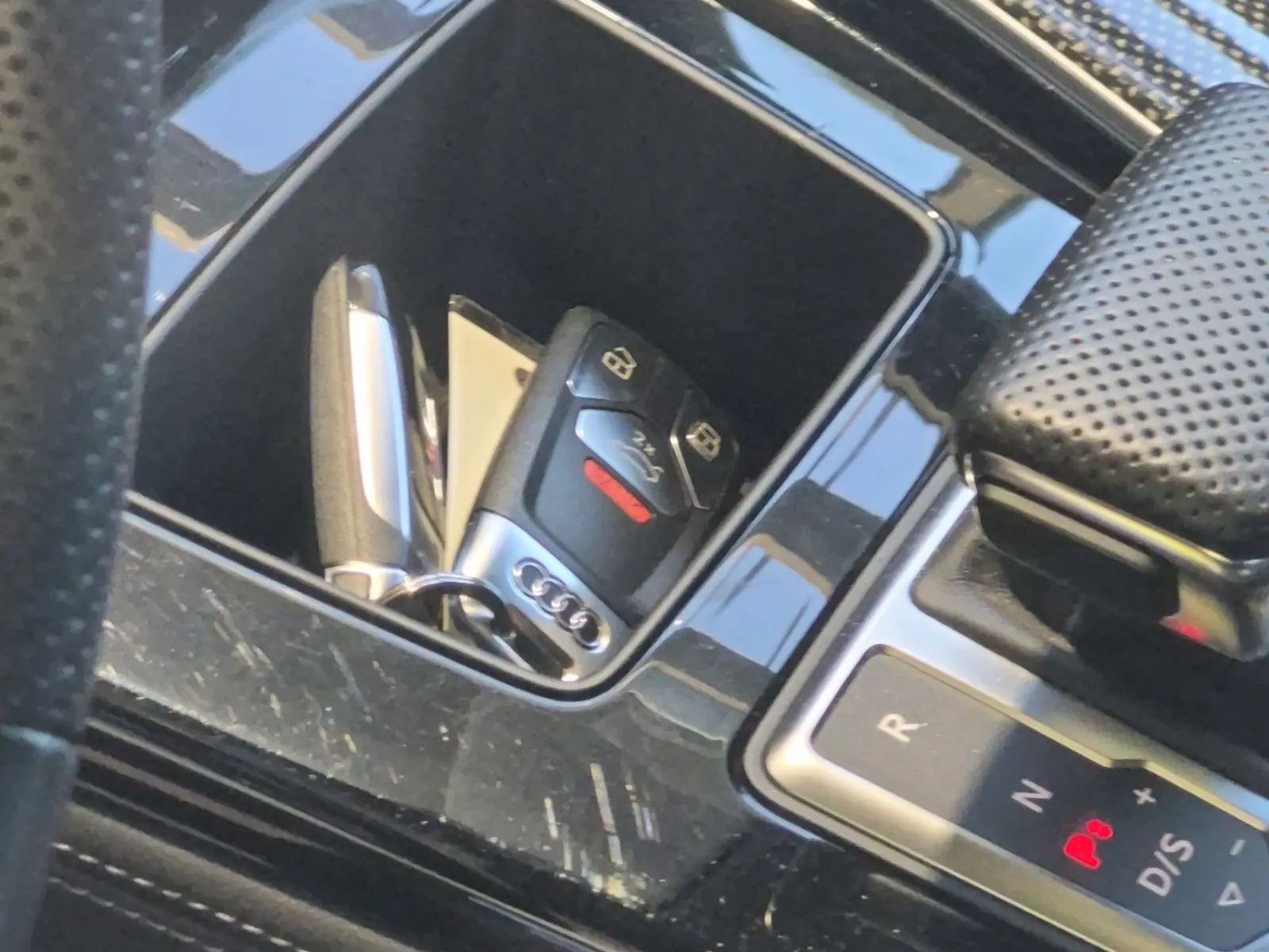 Keys/Fobs/Manual Photo
