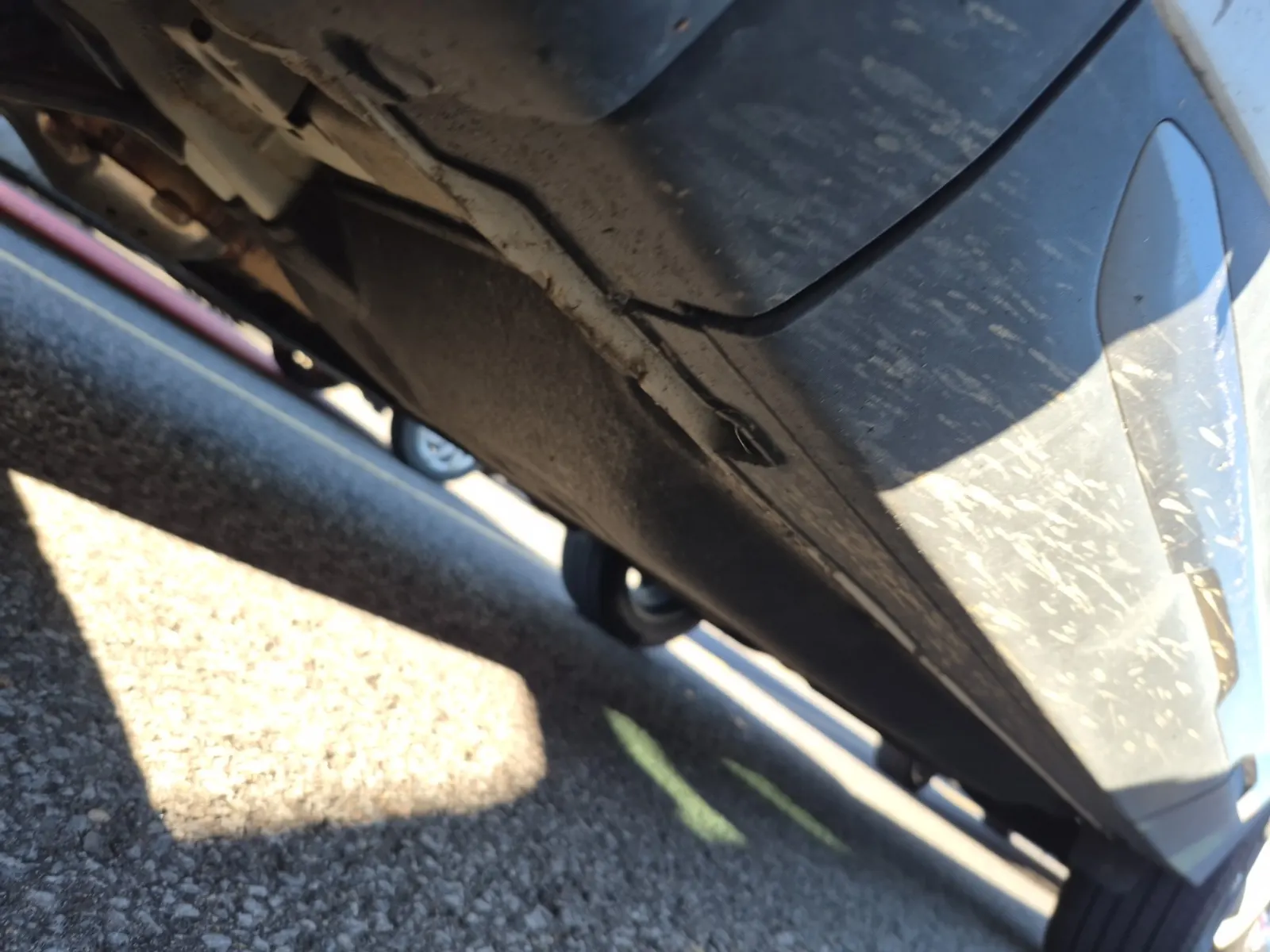 Undercarriage - Driver Photo