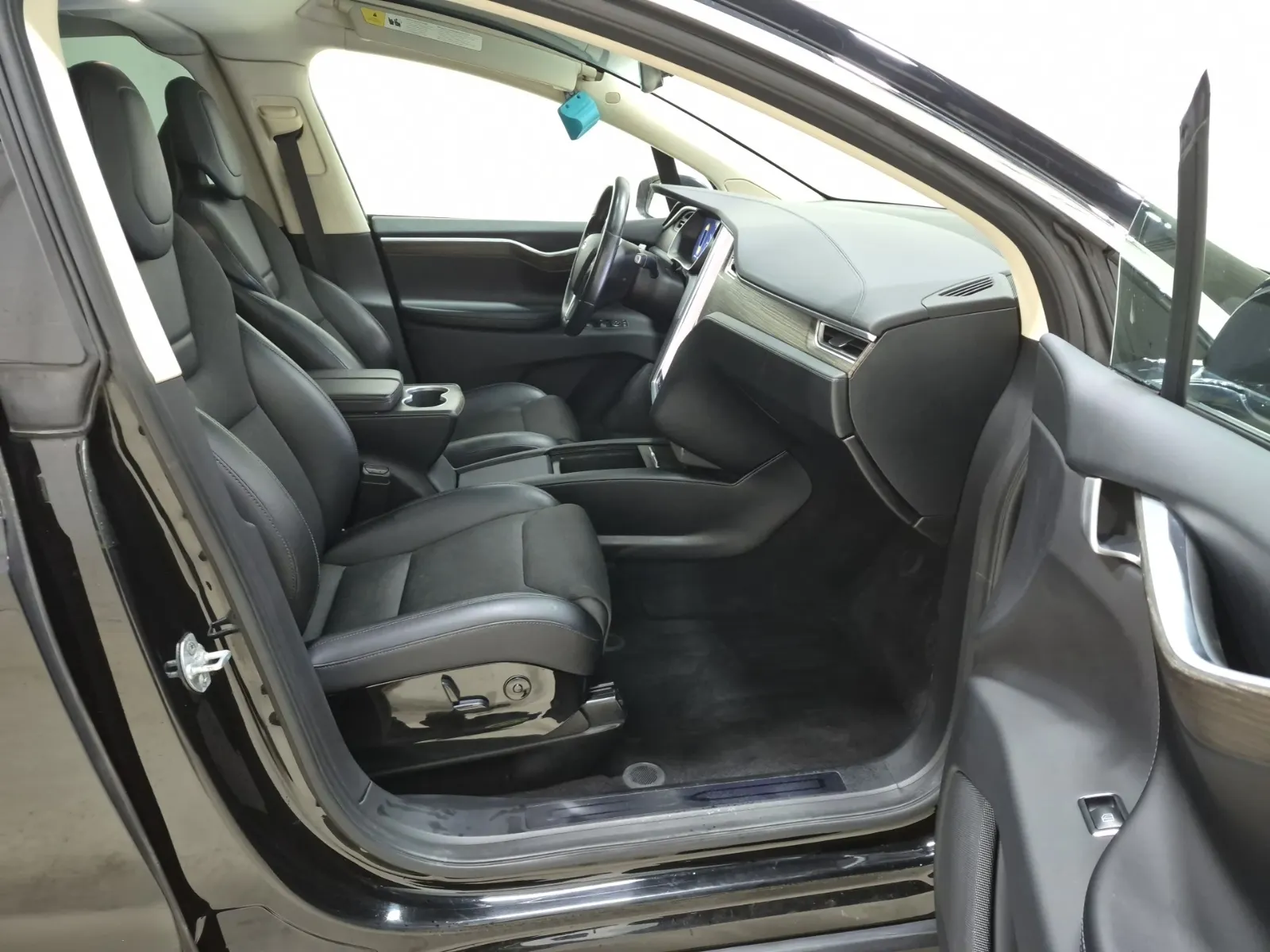 Right Side Interior Photo