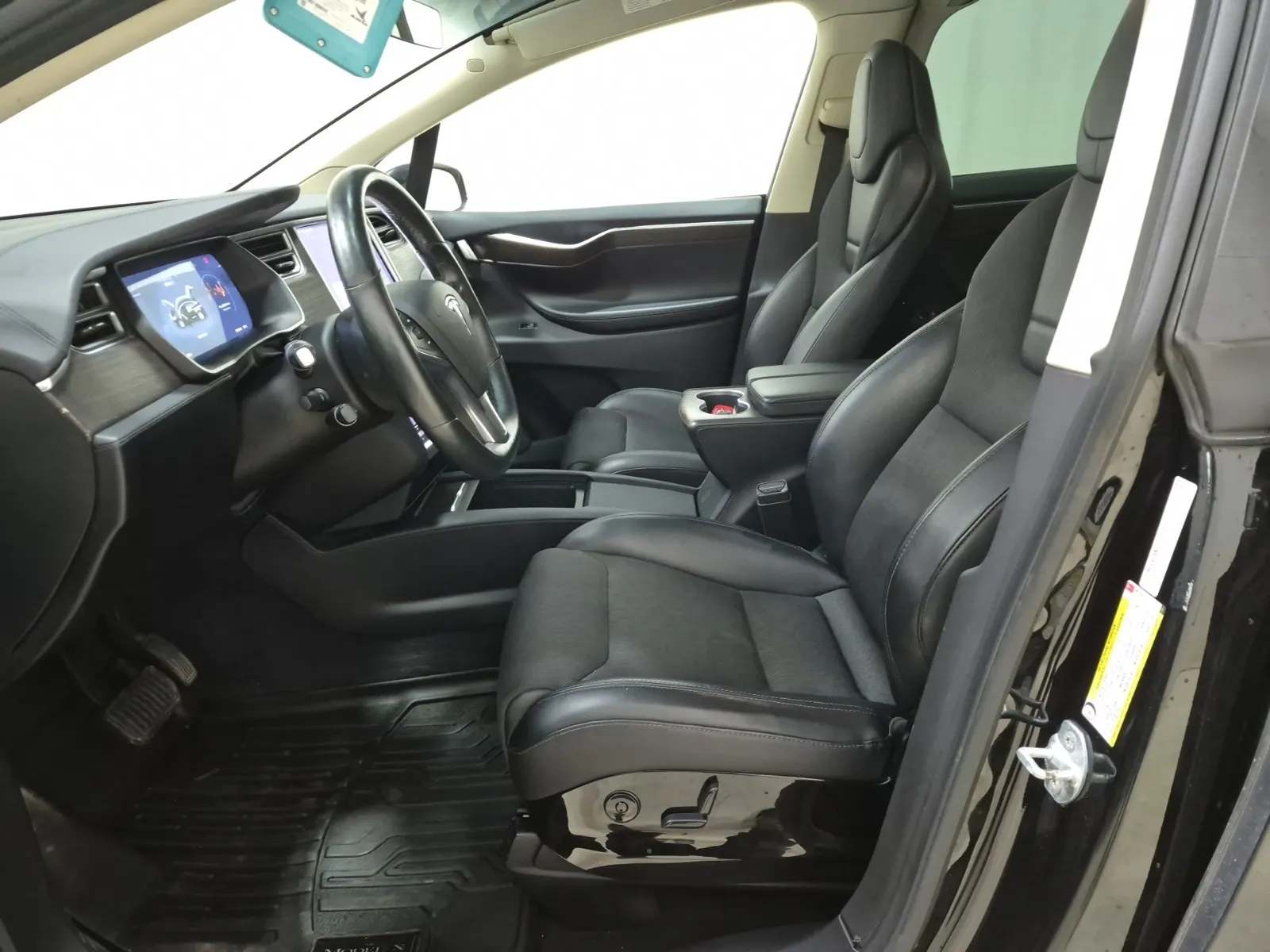 Front Interior Photo