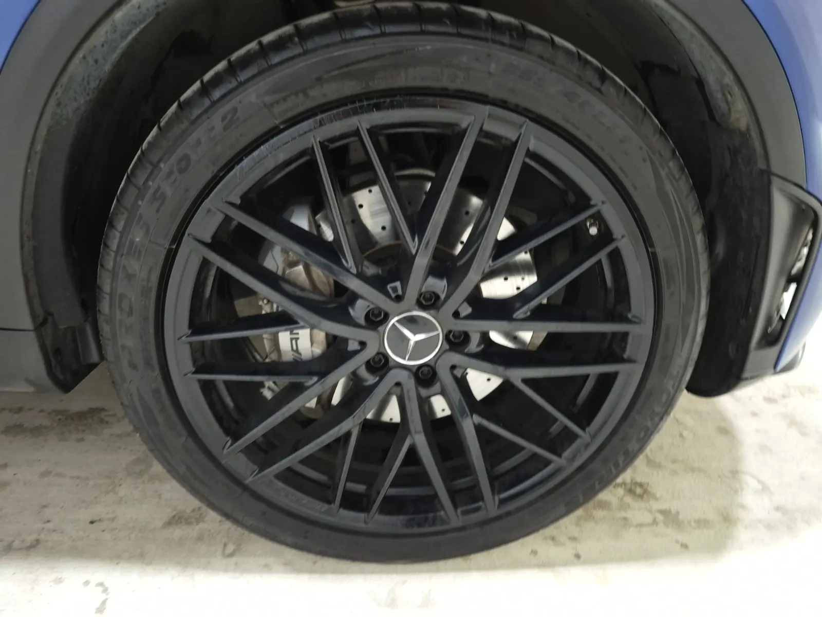 Right Front Wheel/Tire Photo