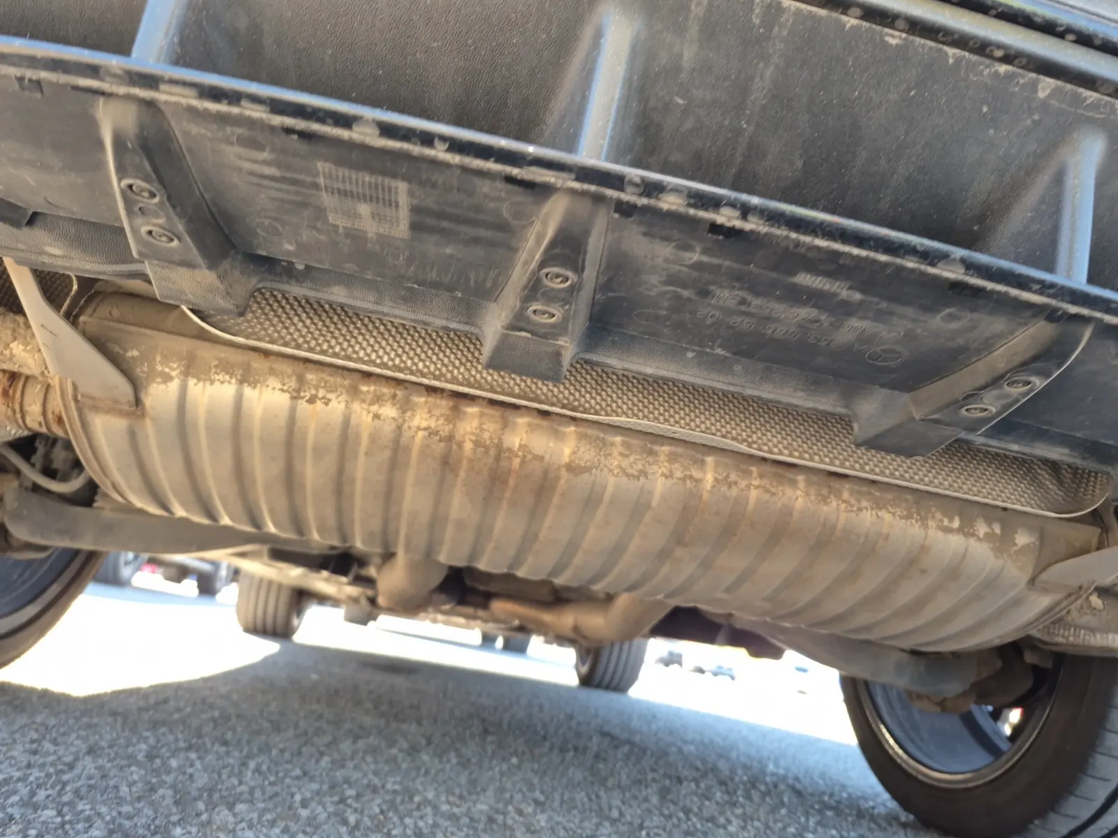 Undercarriage - Rear Photo