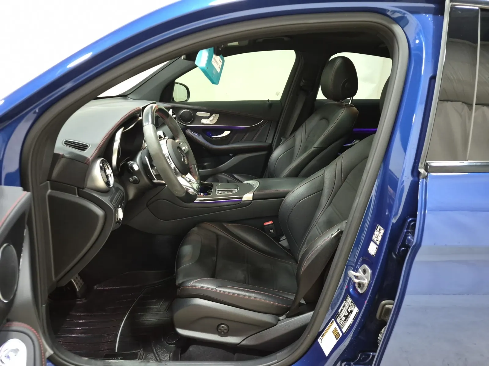 Front Interior Photo