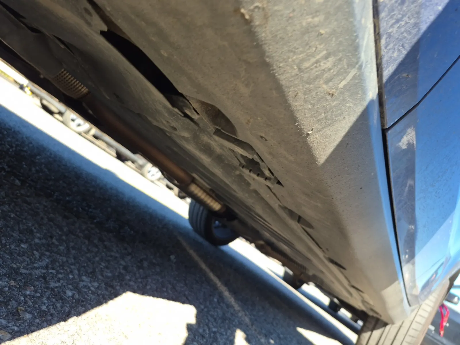 Undercarriage - Driver Photo