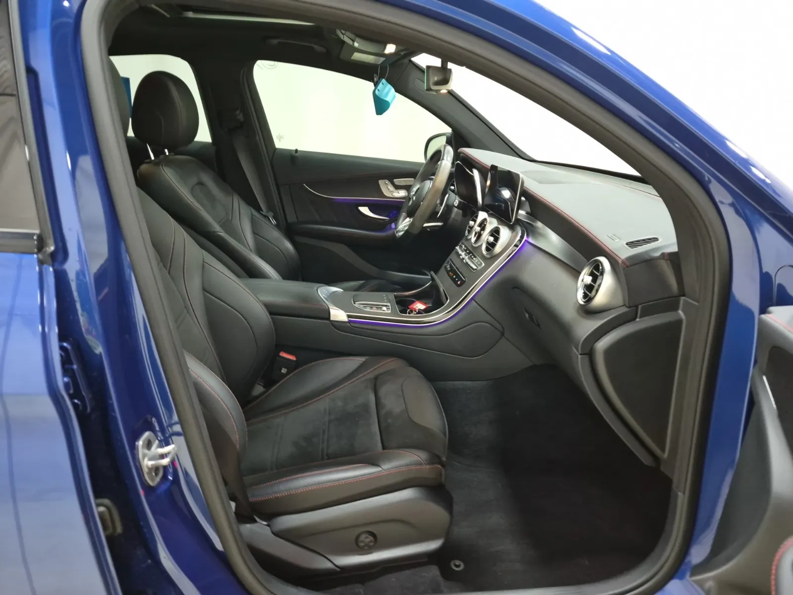 Right Side Interior Photo
