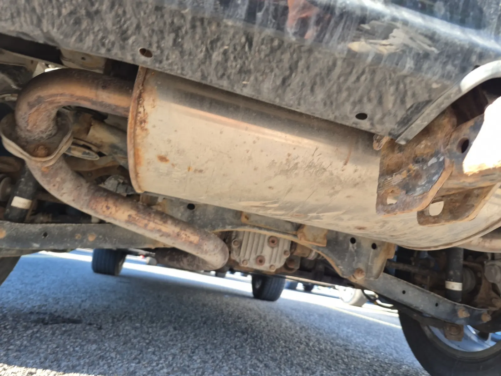 Undercarriage - Rear Photo