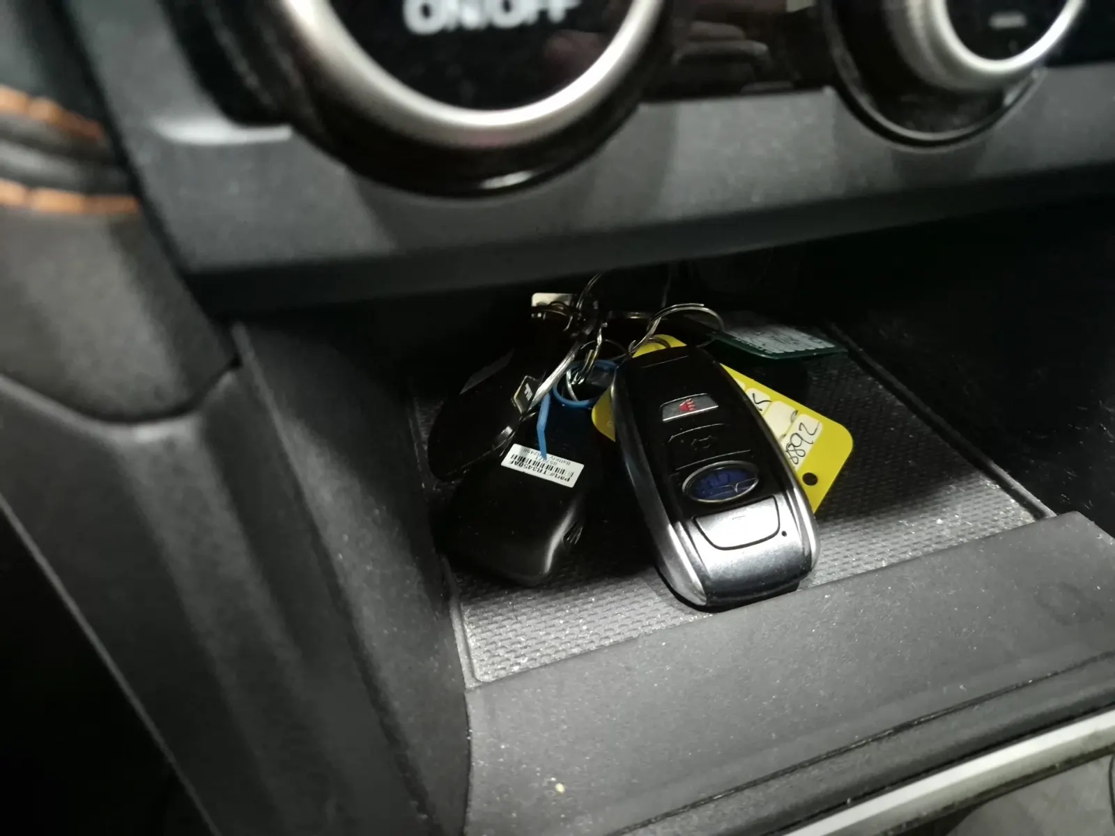 Keys/Fobs/Manual Photo