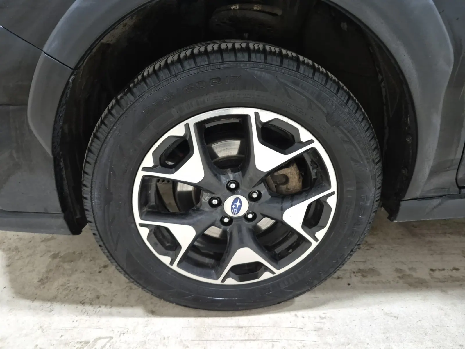 Front driver wheel/tire photo