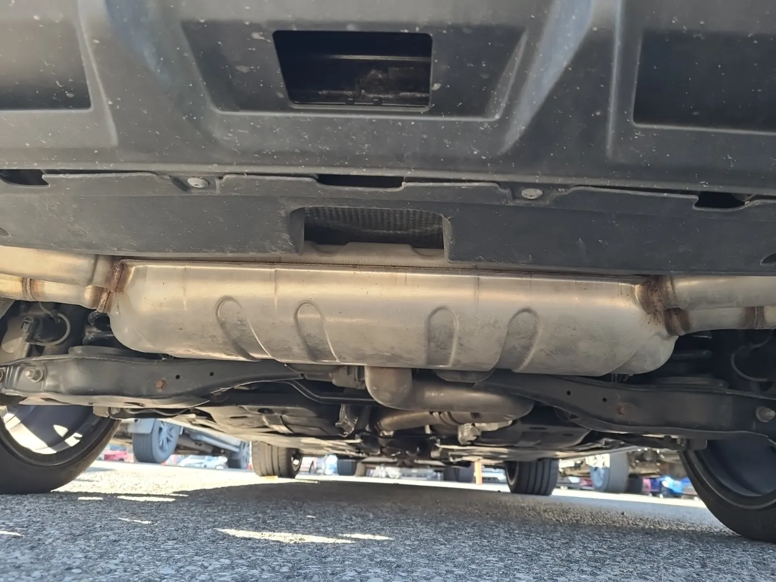 Undercarriage - Rear Photo