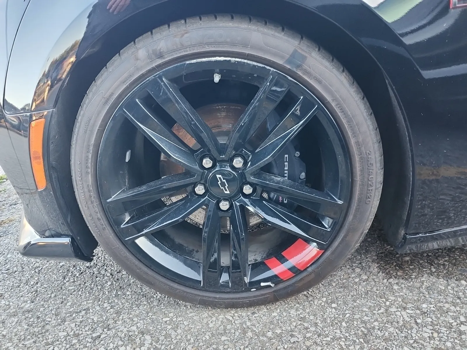 Front driver wheel/tire photo