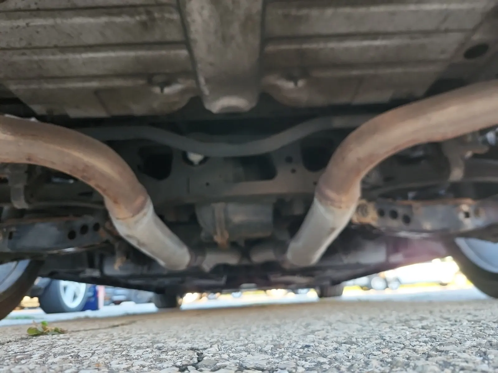 Undercarriage - Rear Photo