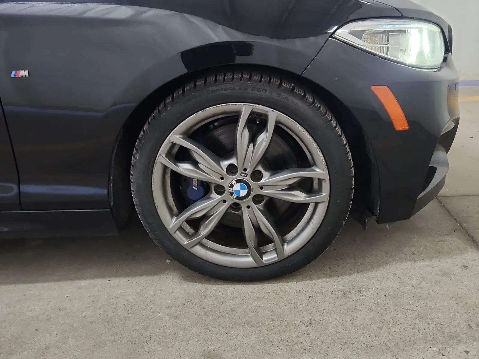 Right Front Wheel/Tire Photo