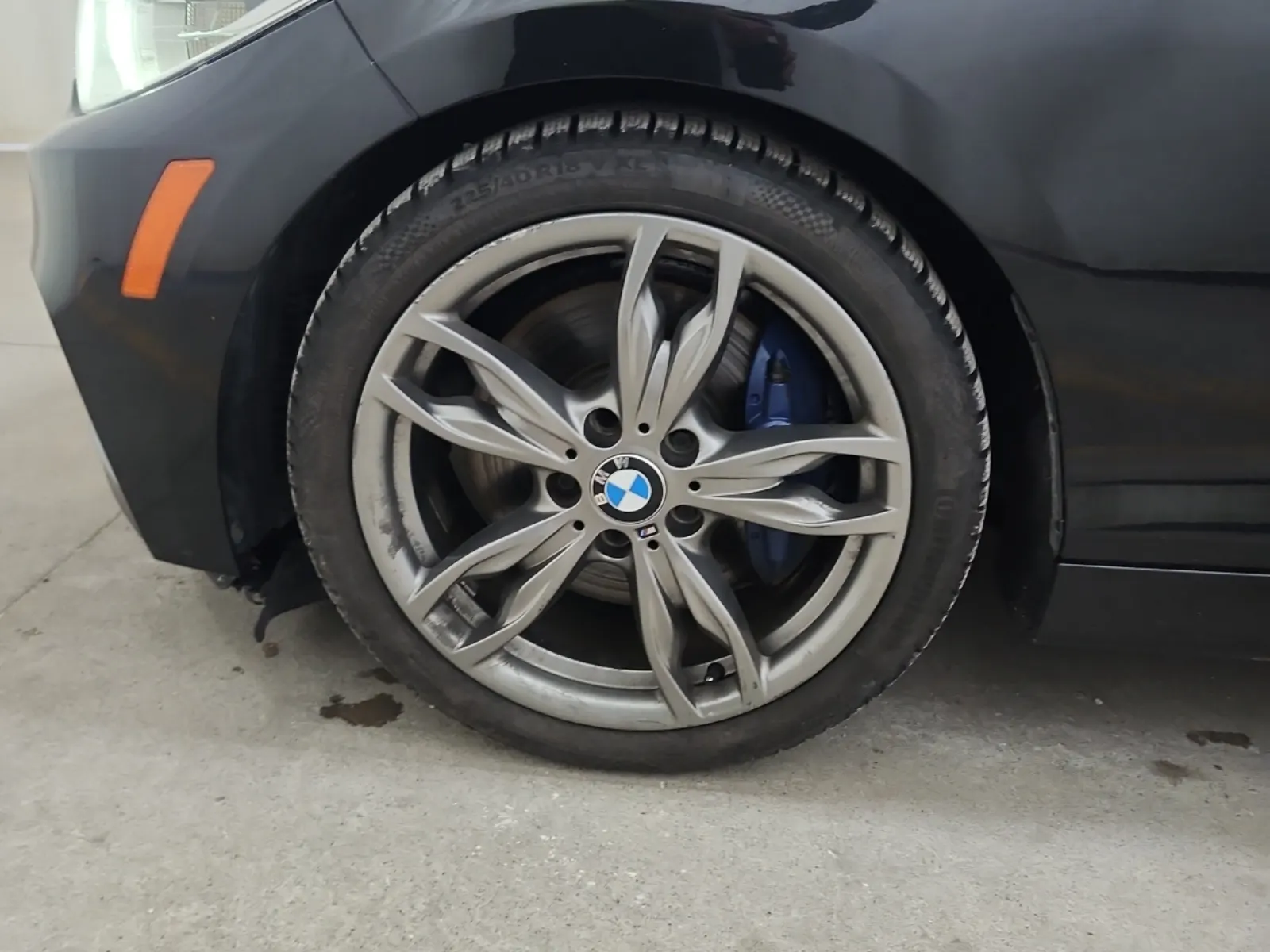 Front driver wheel/tire photo