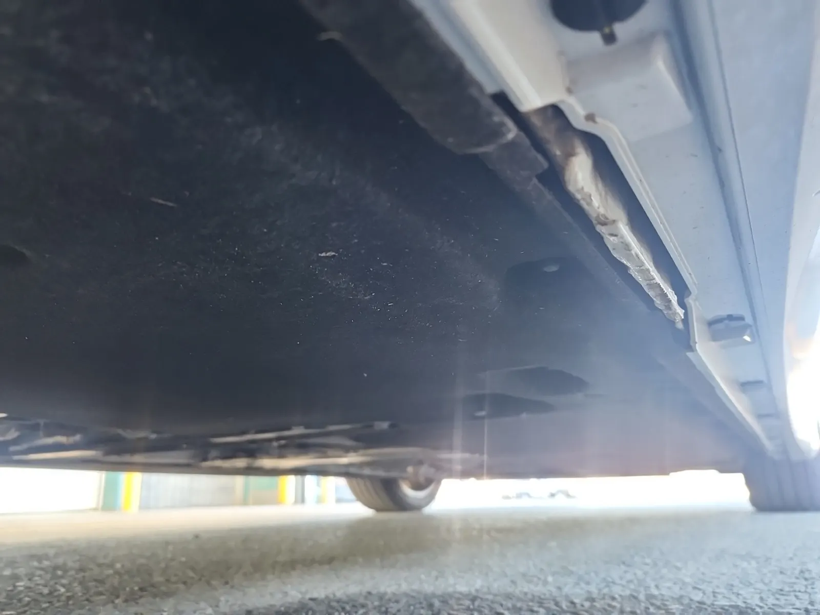 Undercarriage - Passenger Photo