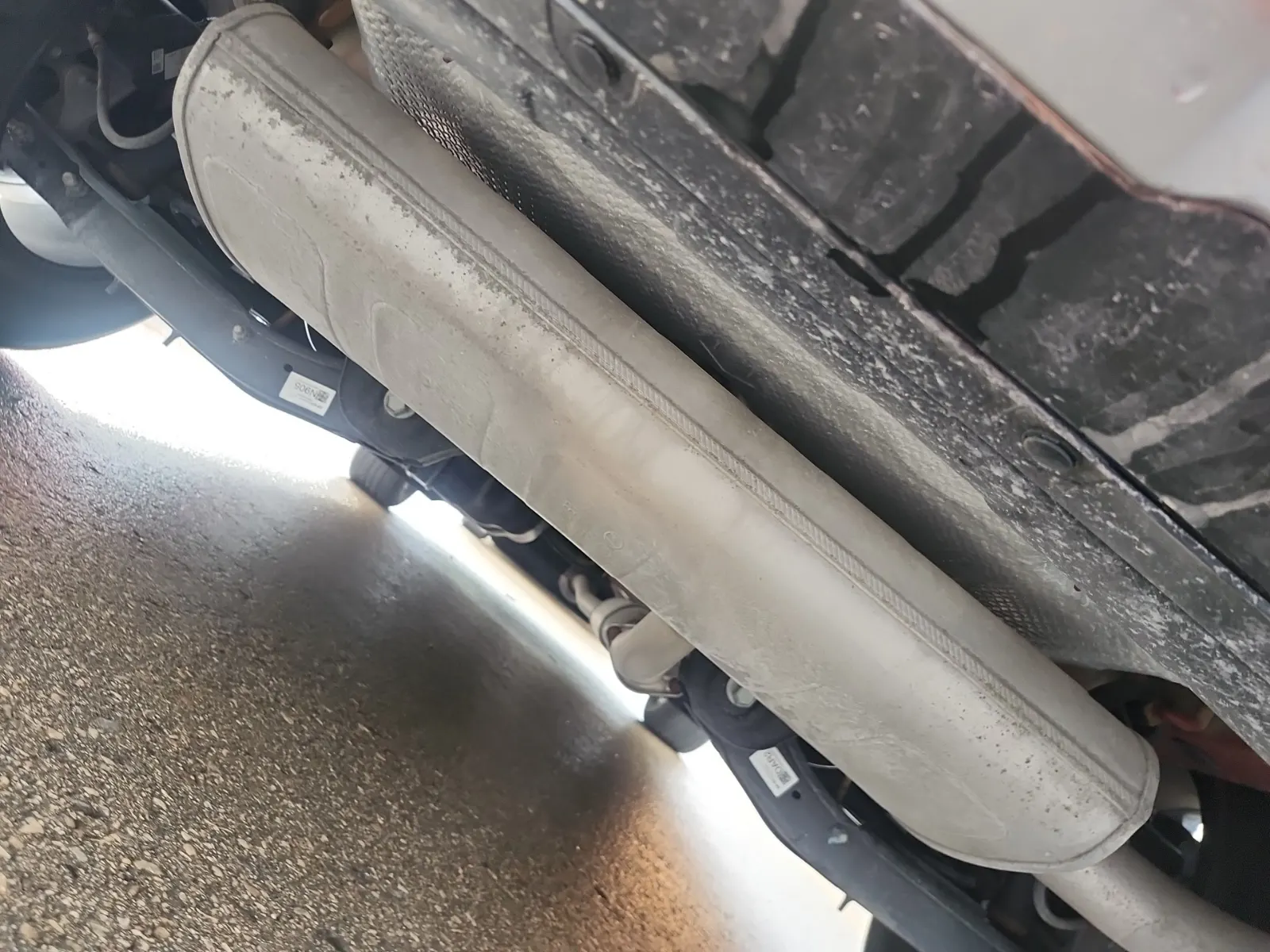 Undercarriage - Rear Photo