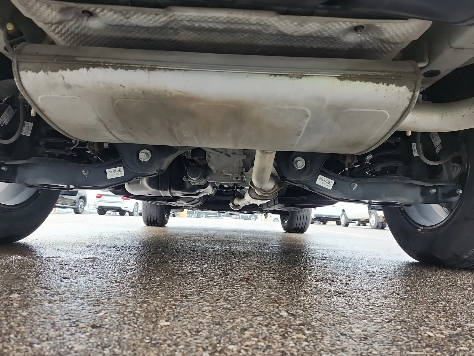 Undercarriage - Rear Photo