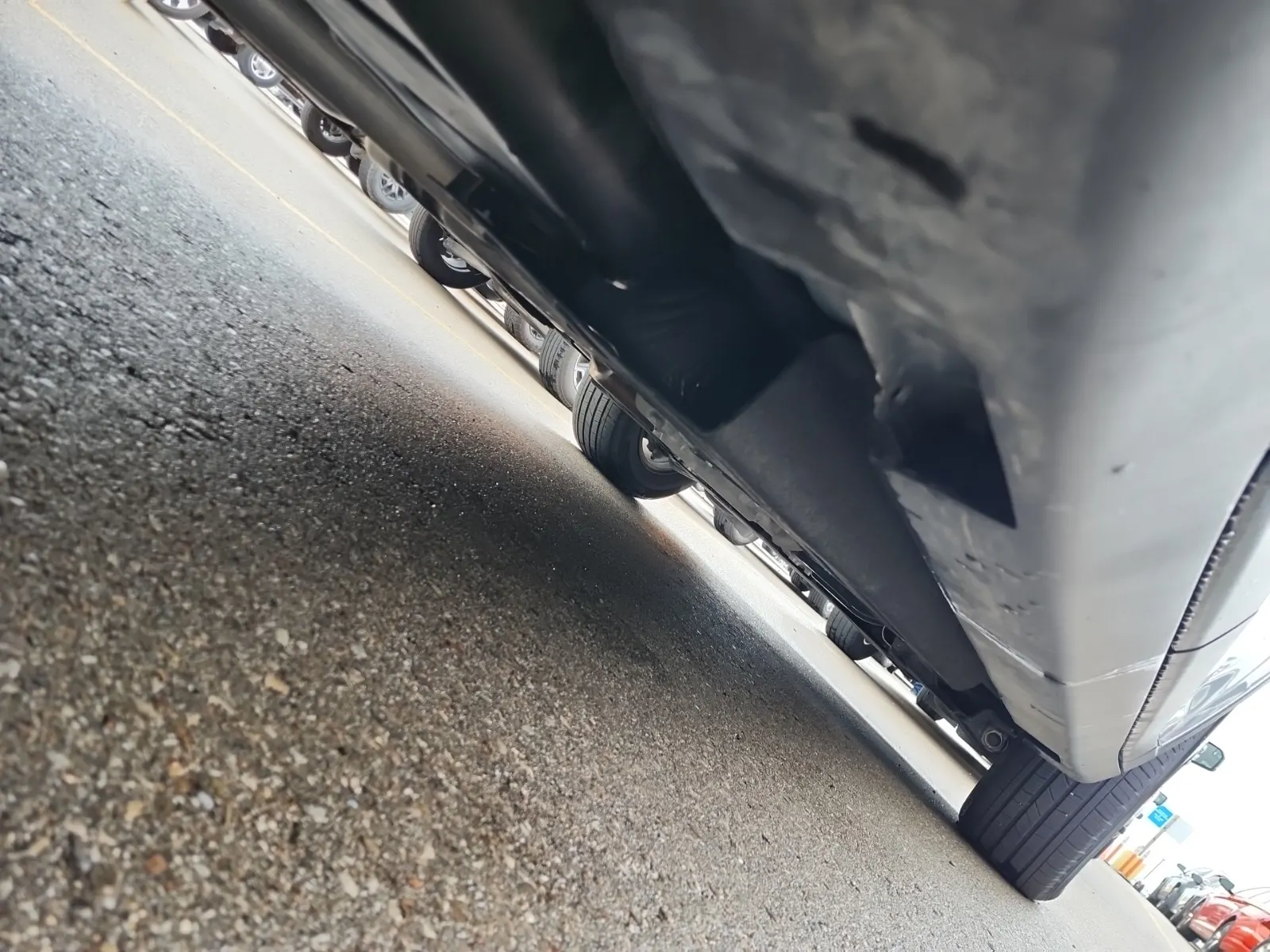 Undercarriage - Passenger Photo