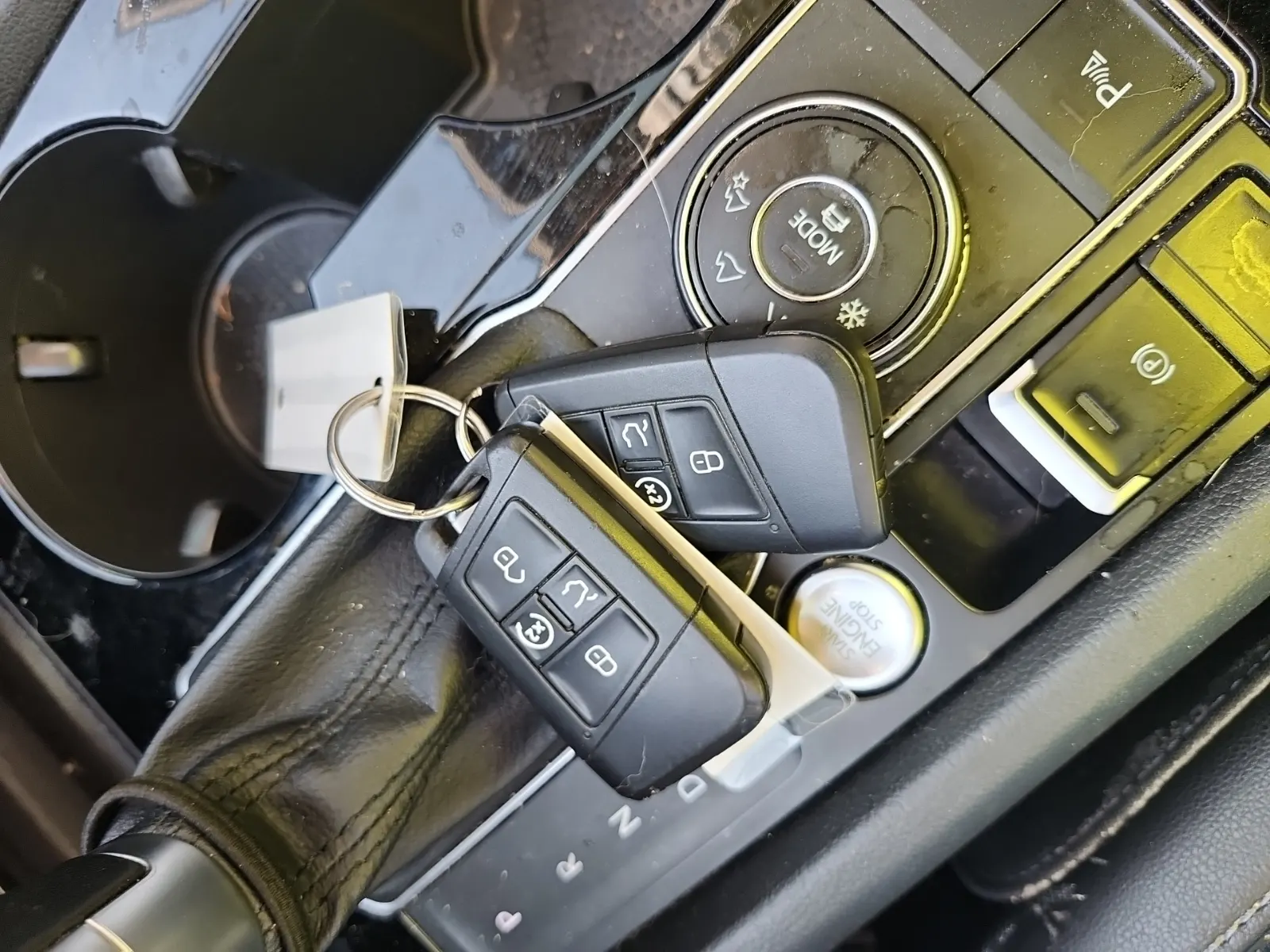Keys/Fobs/Manual Photo