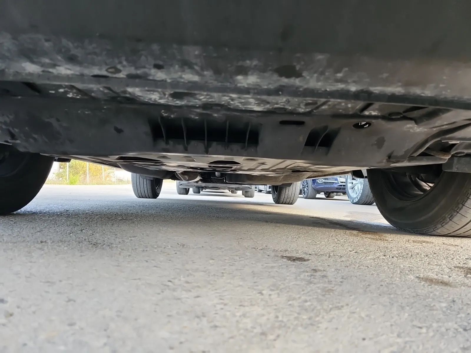Undercarriage - Front Photo