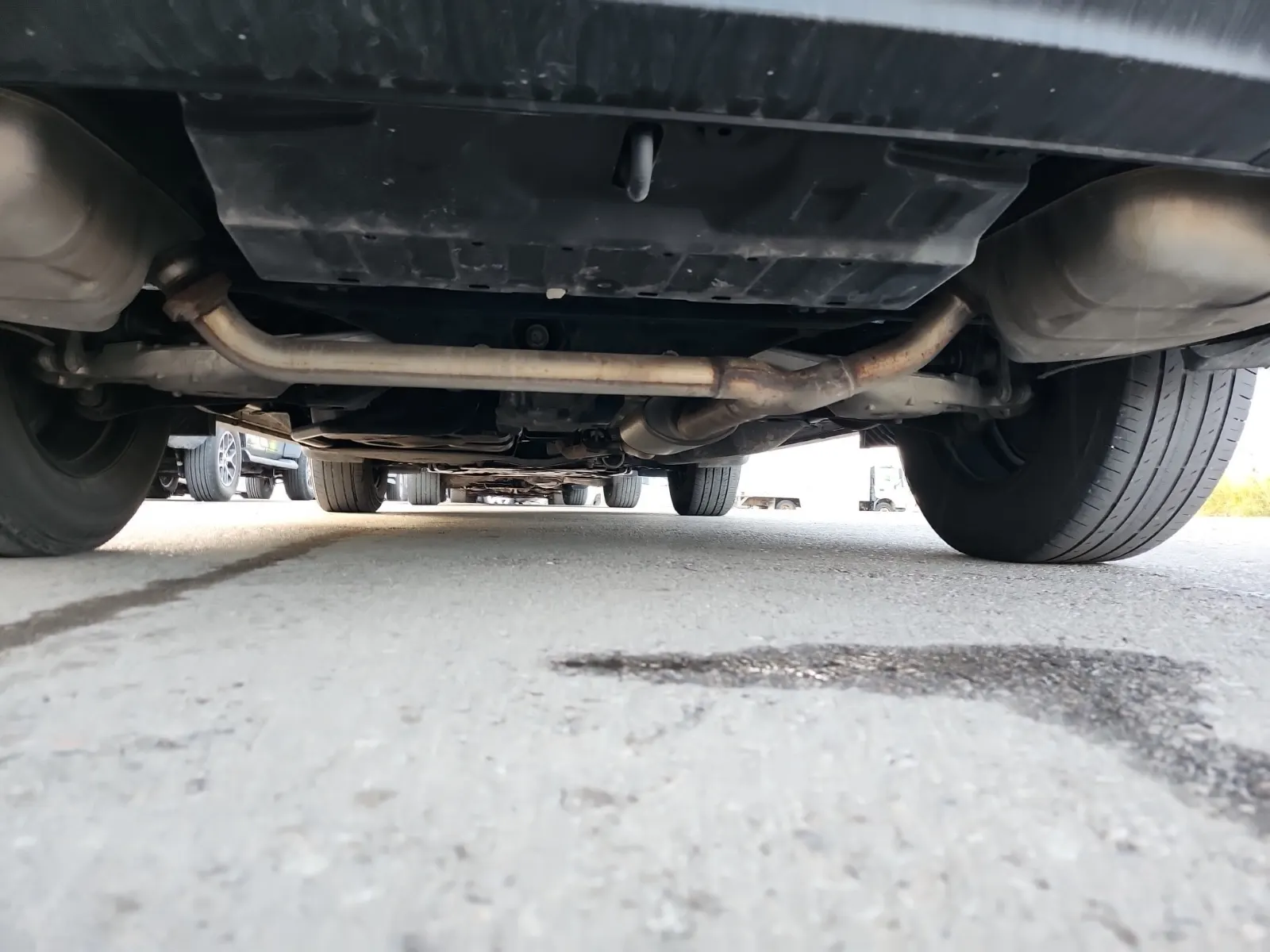 Undercarriage - Rear Photo