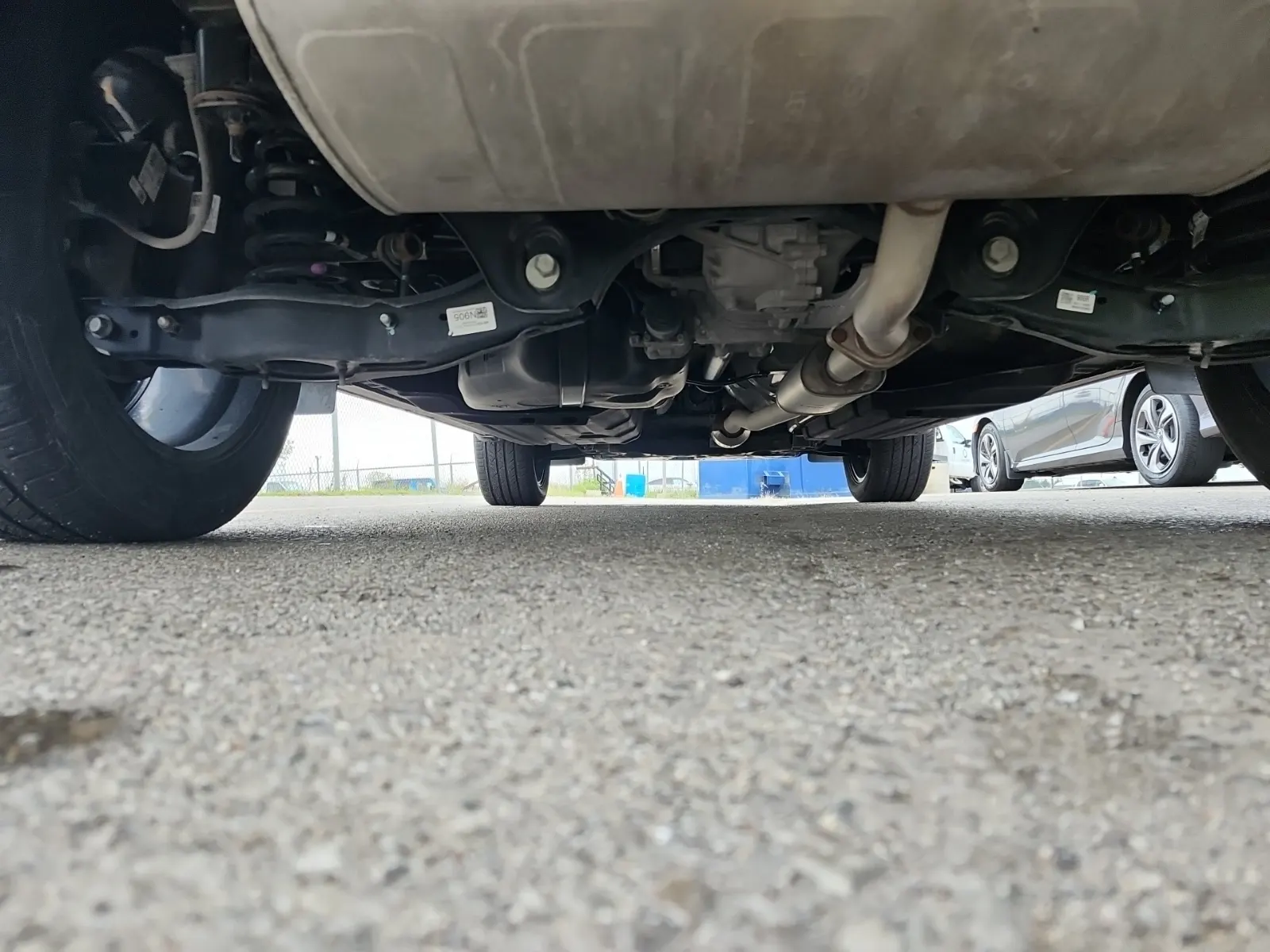 Undercarriage - Rear Photo
