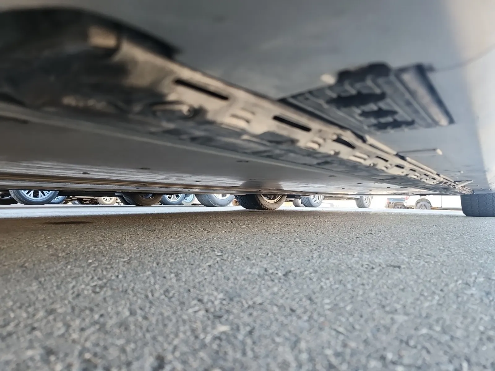Undercarriage - Passenger Photo