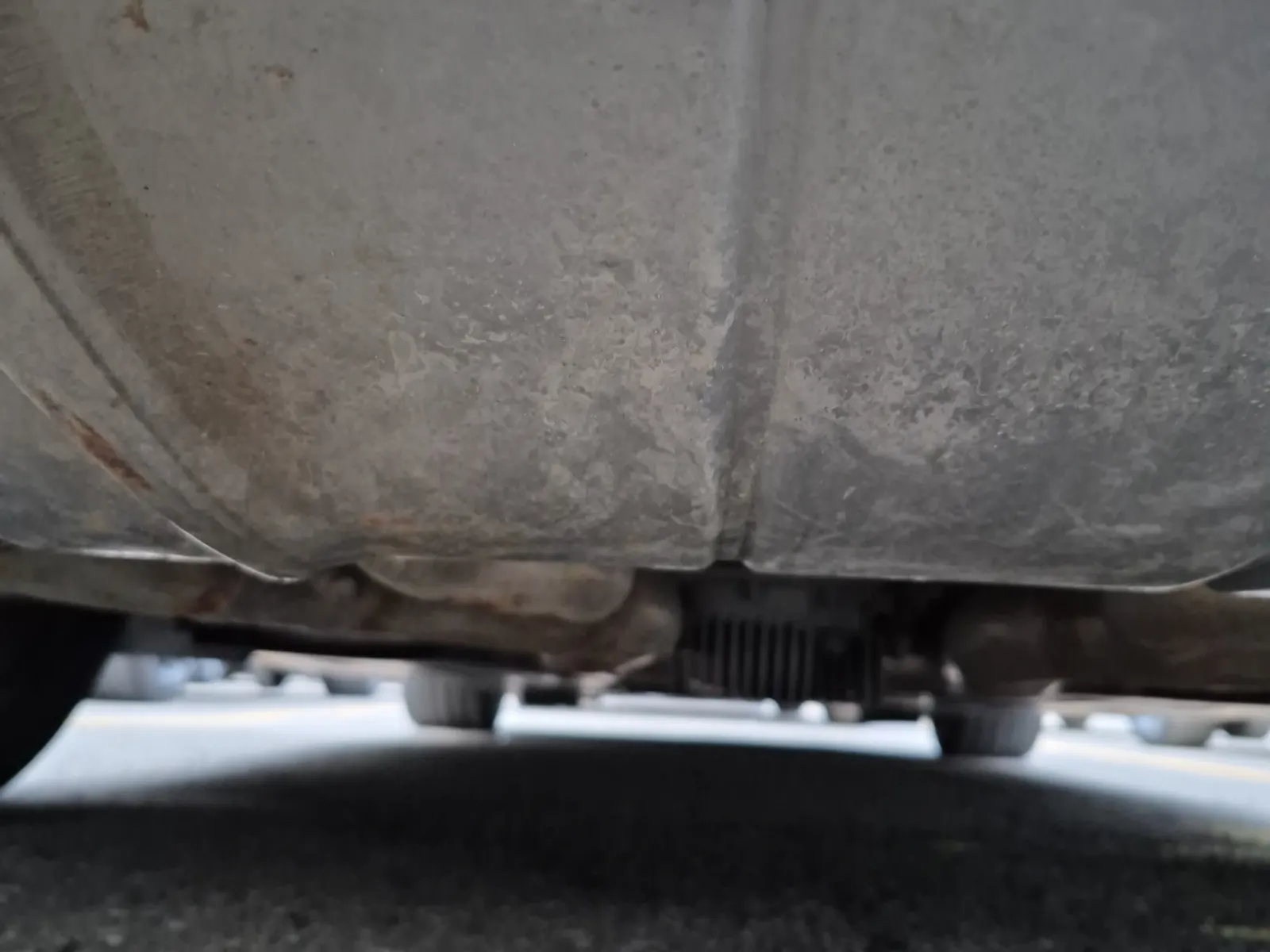 Undercarriage - Rear Photo