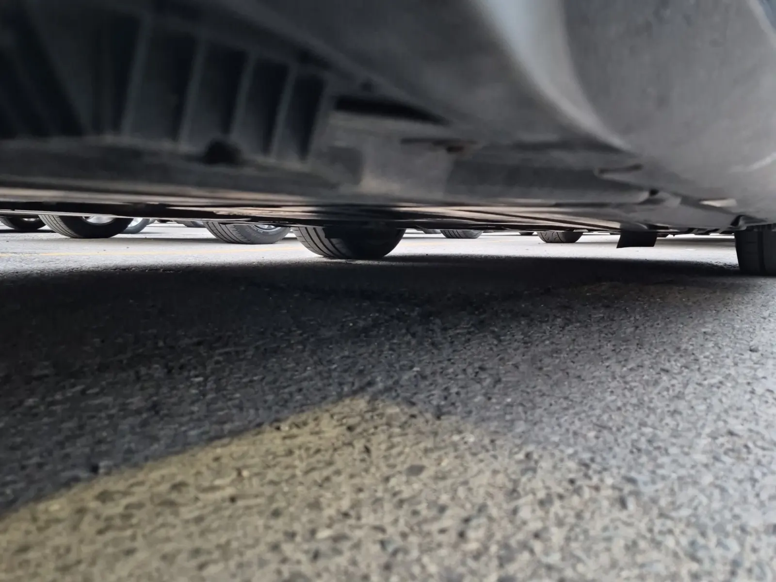 Undercarriage - Passenger Photo