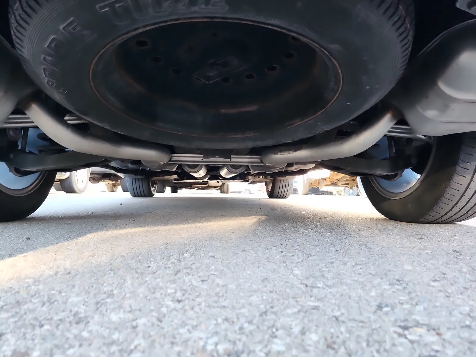Undercarriage - Rear Photo