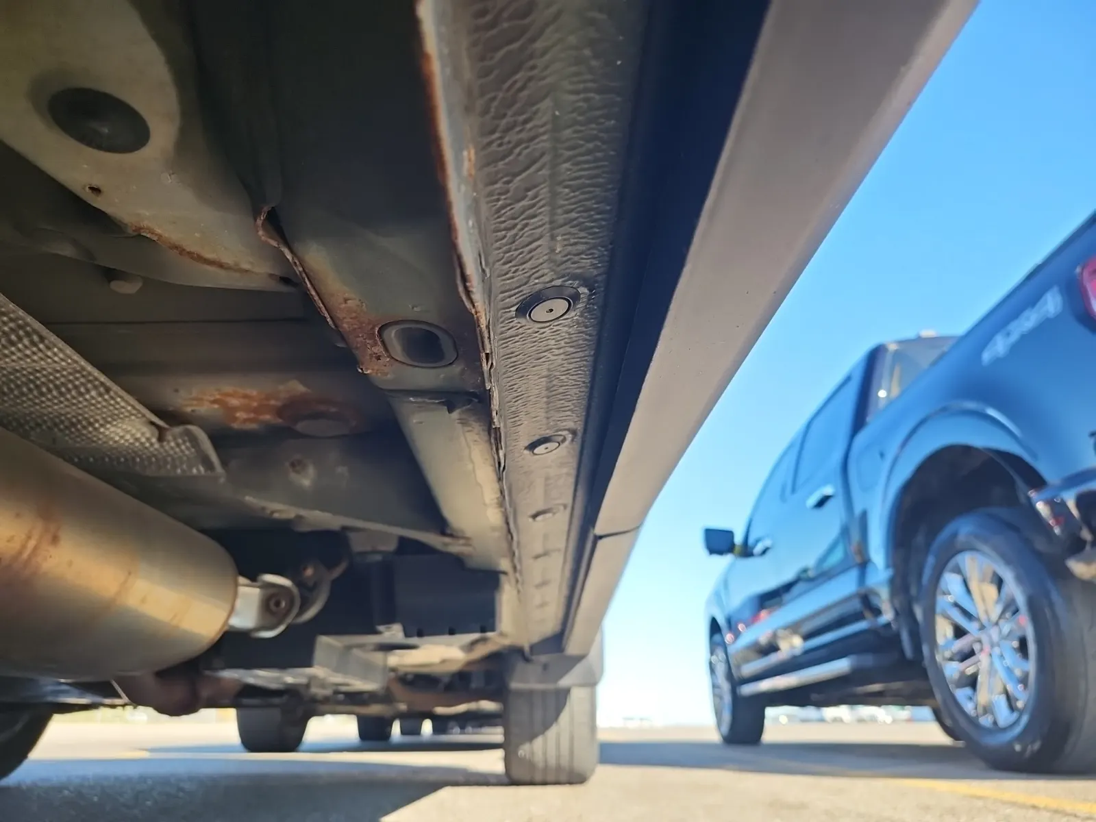 Undercarriage - Passenger Photo