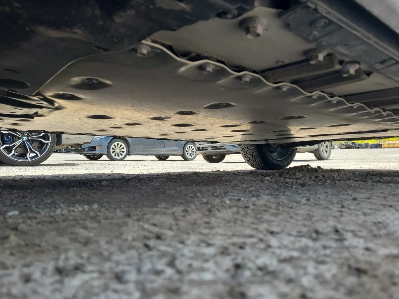 Undercarriage - Driver Photo