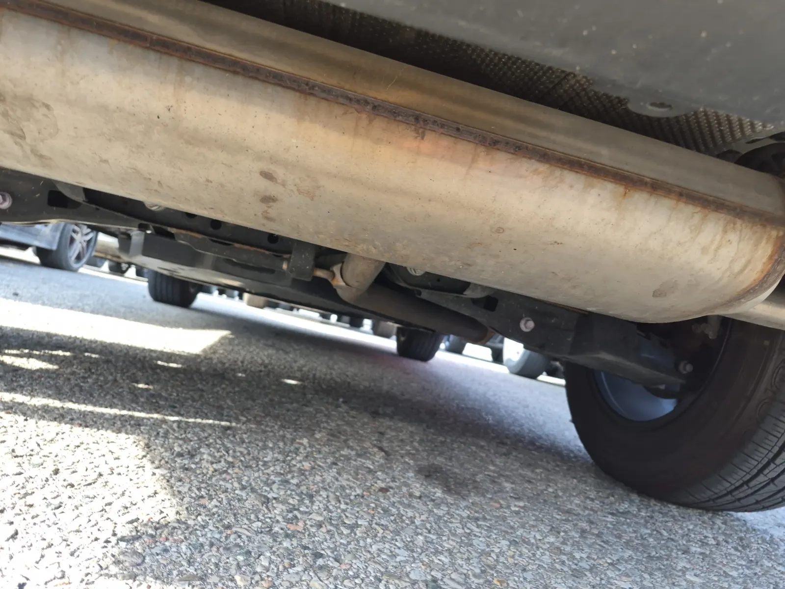 Undercarriage - Rear Photo
