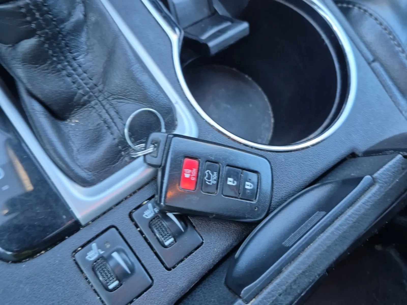 Keys/Fobs/Manual Photo