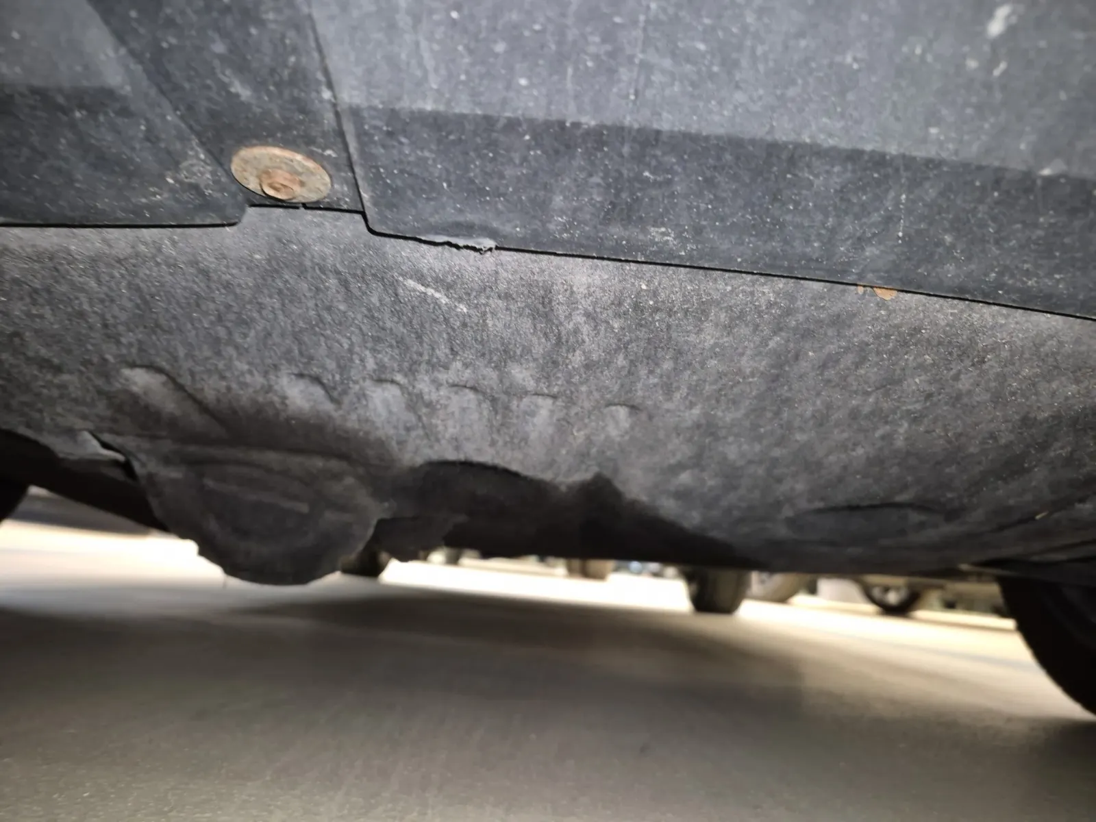 Undercarriage - Front Photo