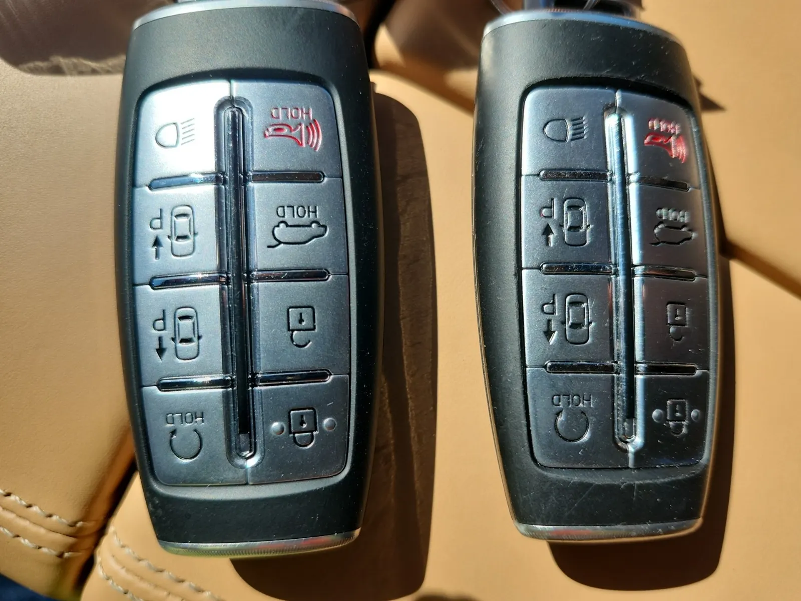 Keys/Fobs/Manual Photo