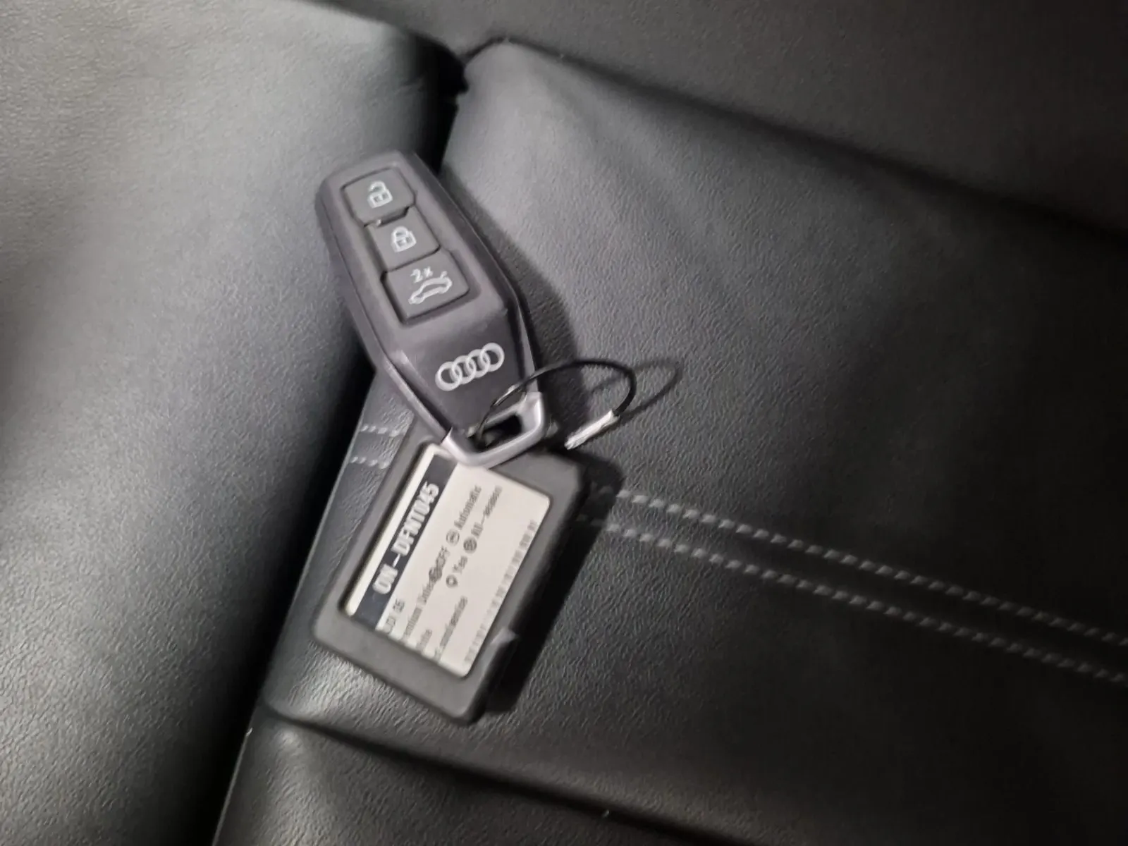 Keys/Fobs/Manual Photo
