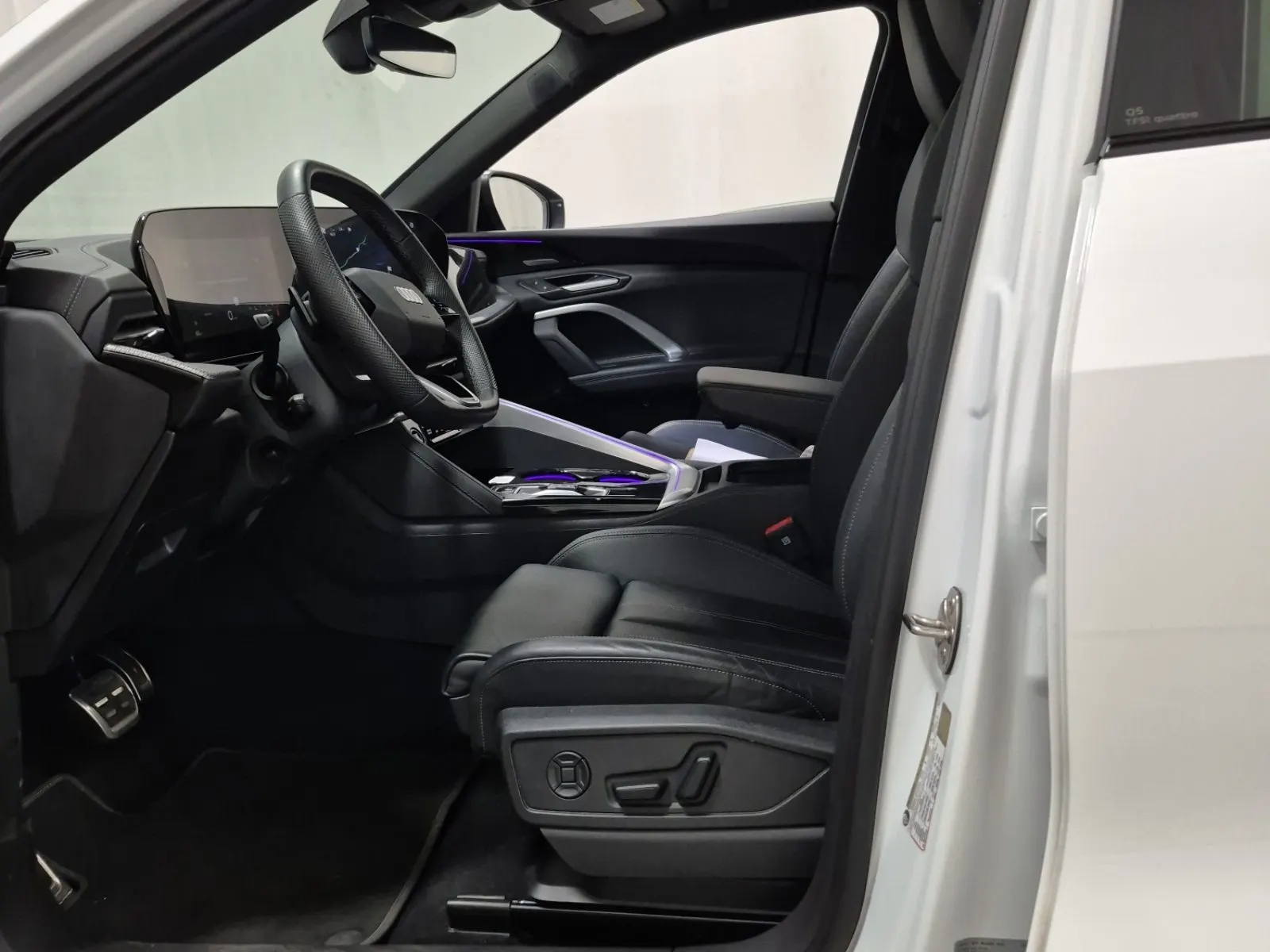 Front Interior Photo
