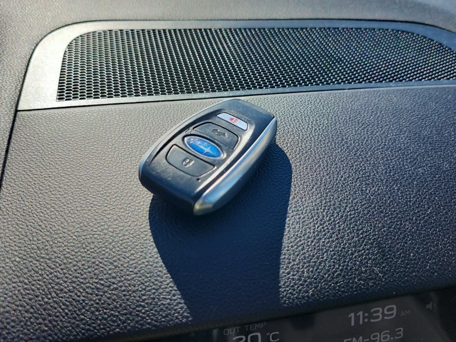 Keys/Fobs/Manual Photo