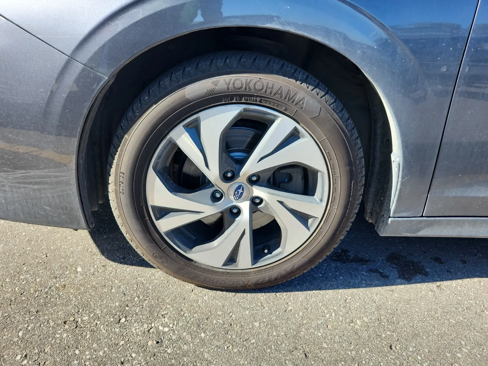 Front driver wheel/tire photo
