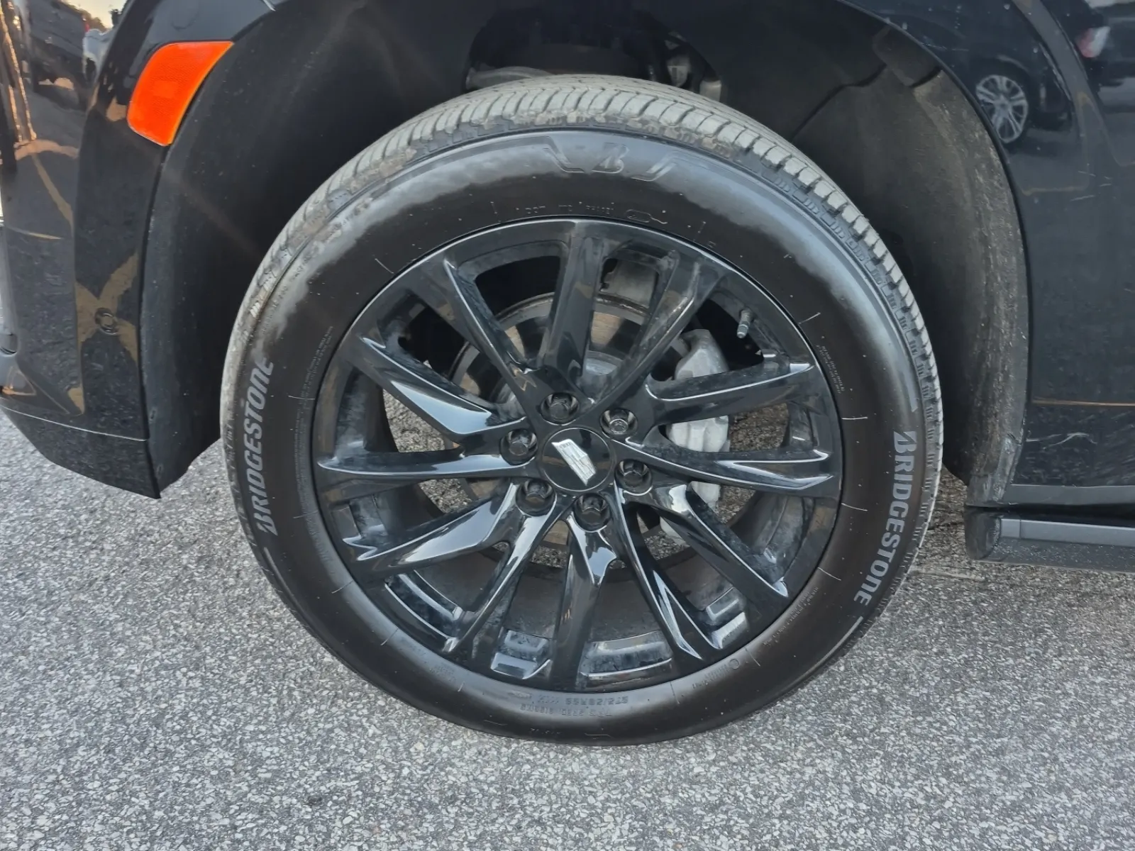 Front driver wheel/tire photo