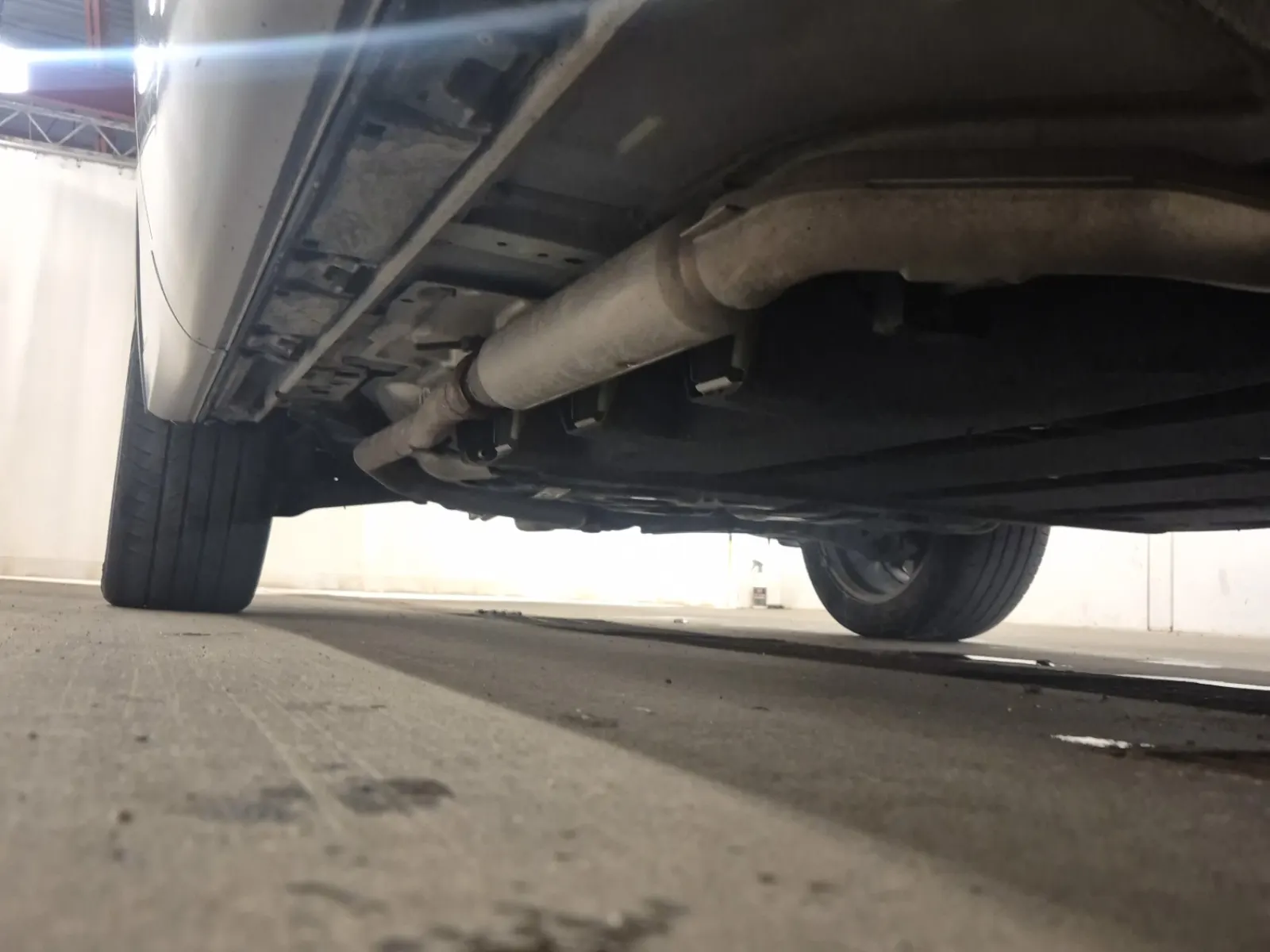 Undercarriage - Passenger Photo