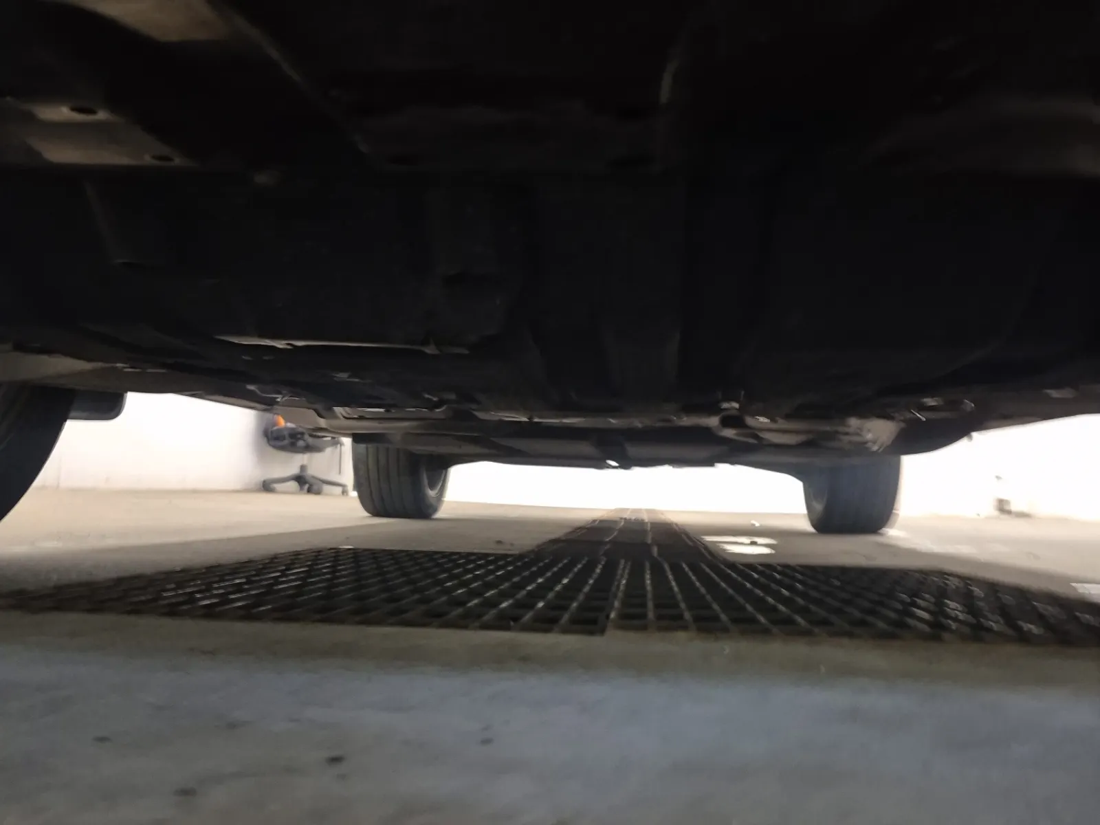 Undercarriage - Front Photo