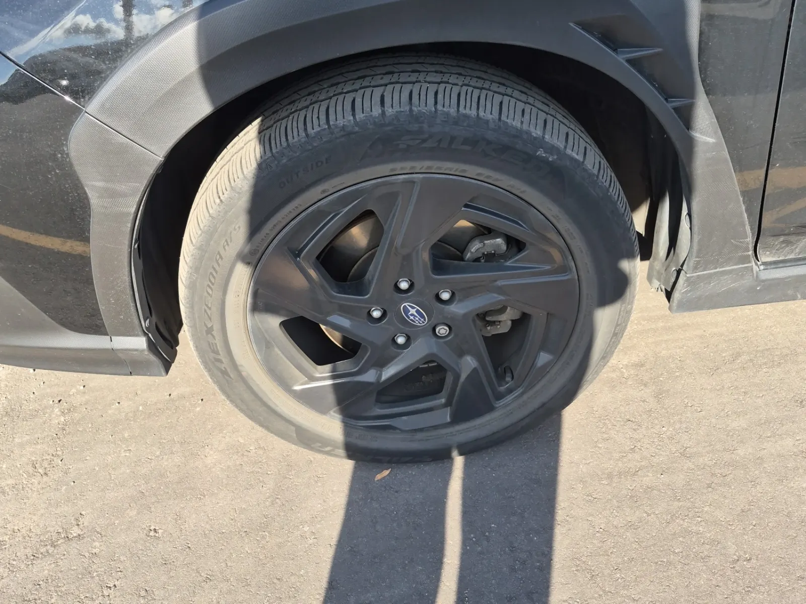 Front driver wheel/tire photo