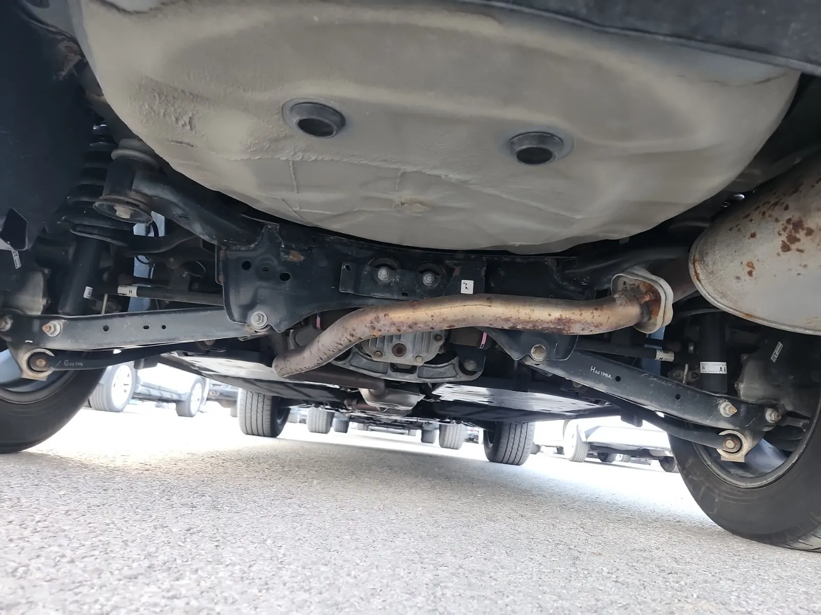 Undercarriage - Rear Photo