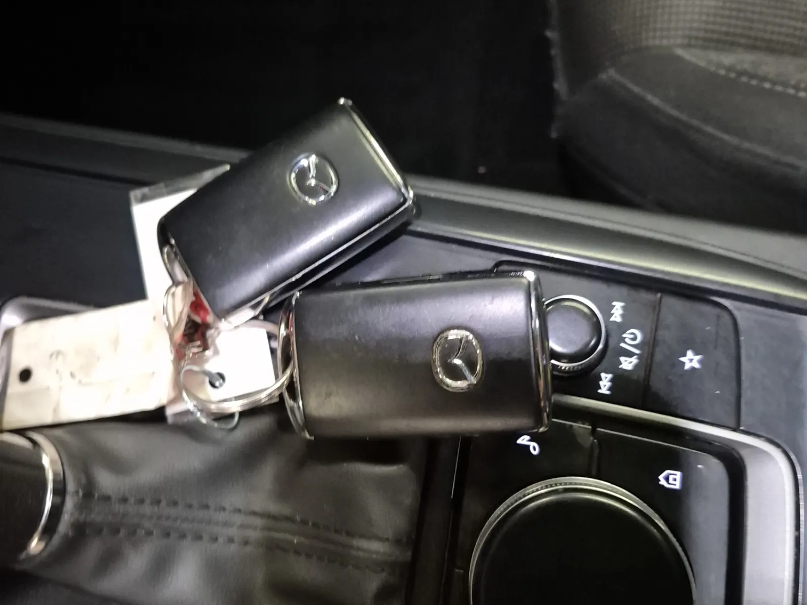 Keys/Fobs/Manual Photo