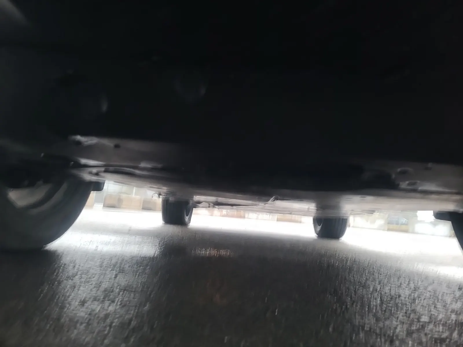 Undercarriage - Front Photo