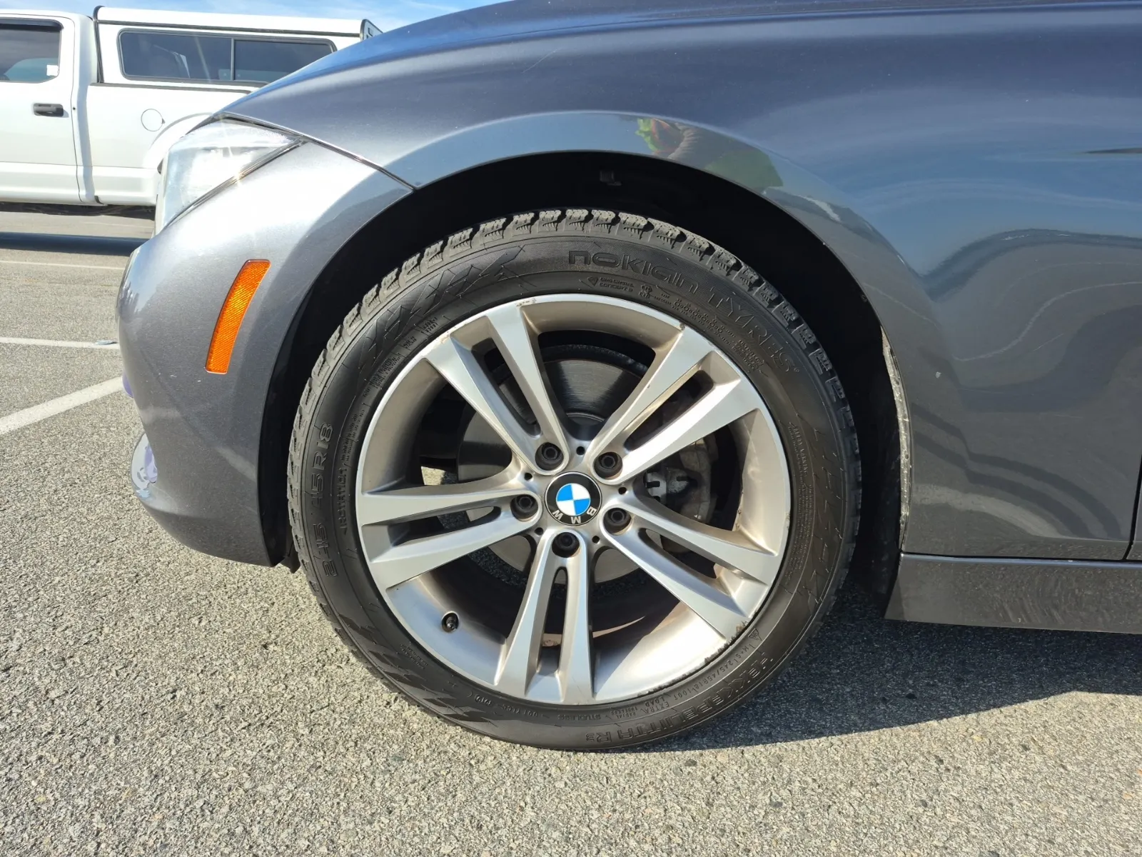 Front driver wheel/tire photo